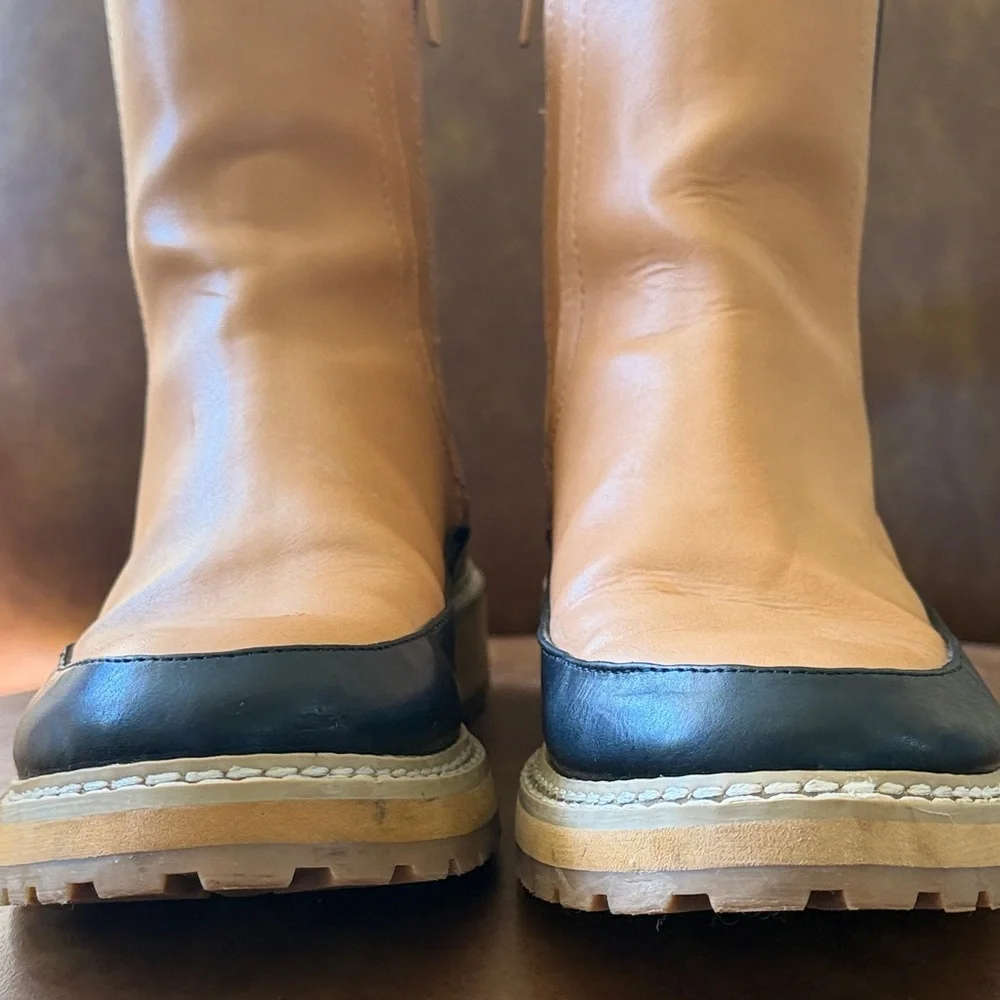 Tan and Black Women’s Chelsea Zip-Front Boots. Size 8.5 - Picture 5 of 8